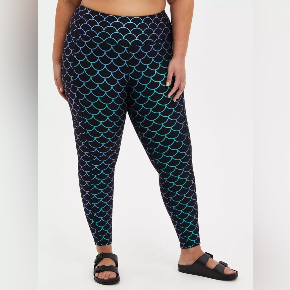 Torrid Black and Blue Mermaid Scale Leggings